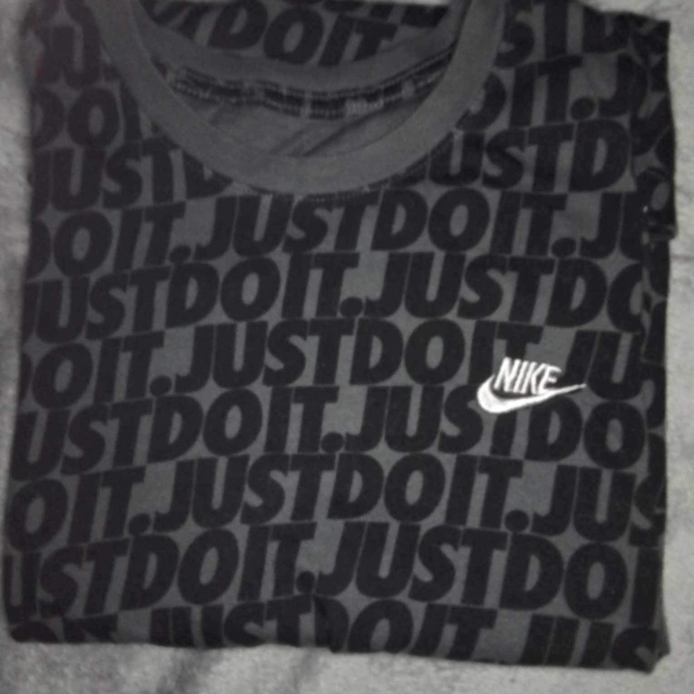 Mens Nike “Just Do It” Logo Tee